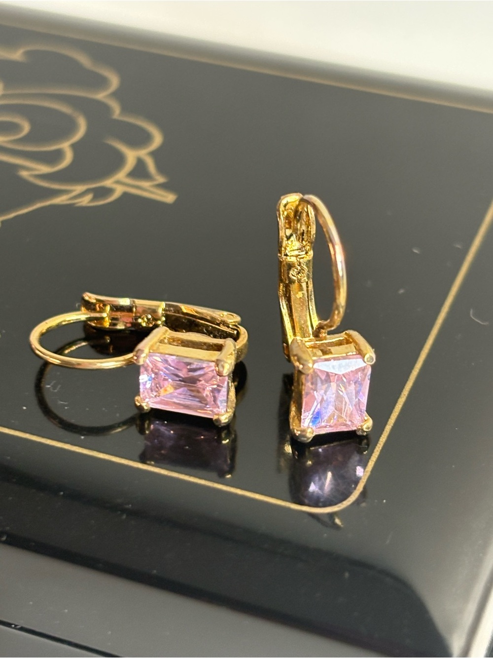 Avon GoldTone Pink Lavender Emerald-Cut Drop Lever-back Earrings w Gift Box